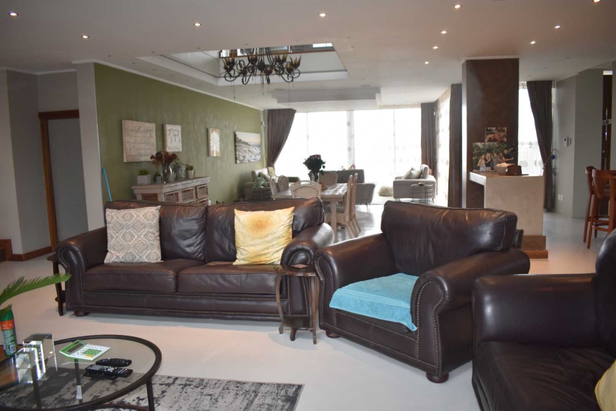 5 Bedroom Property for Sale in Gonubie Eastern Cape